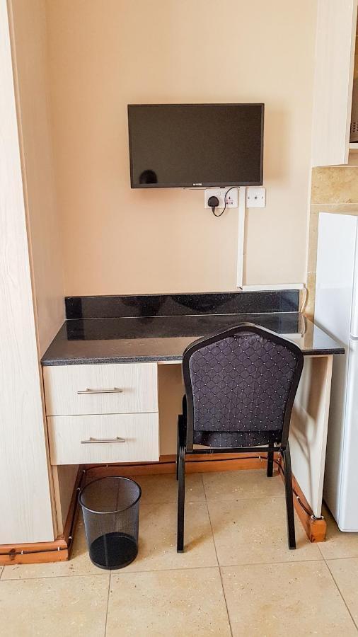 Nairobi West Suites Exteriör bild